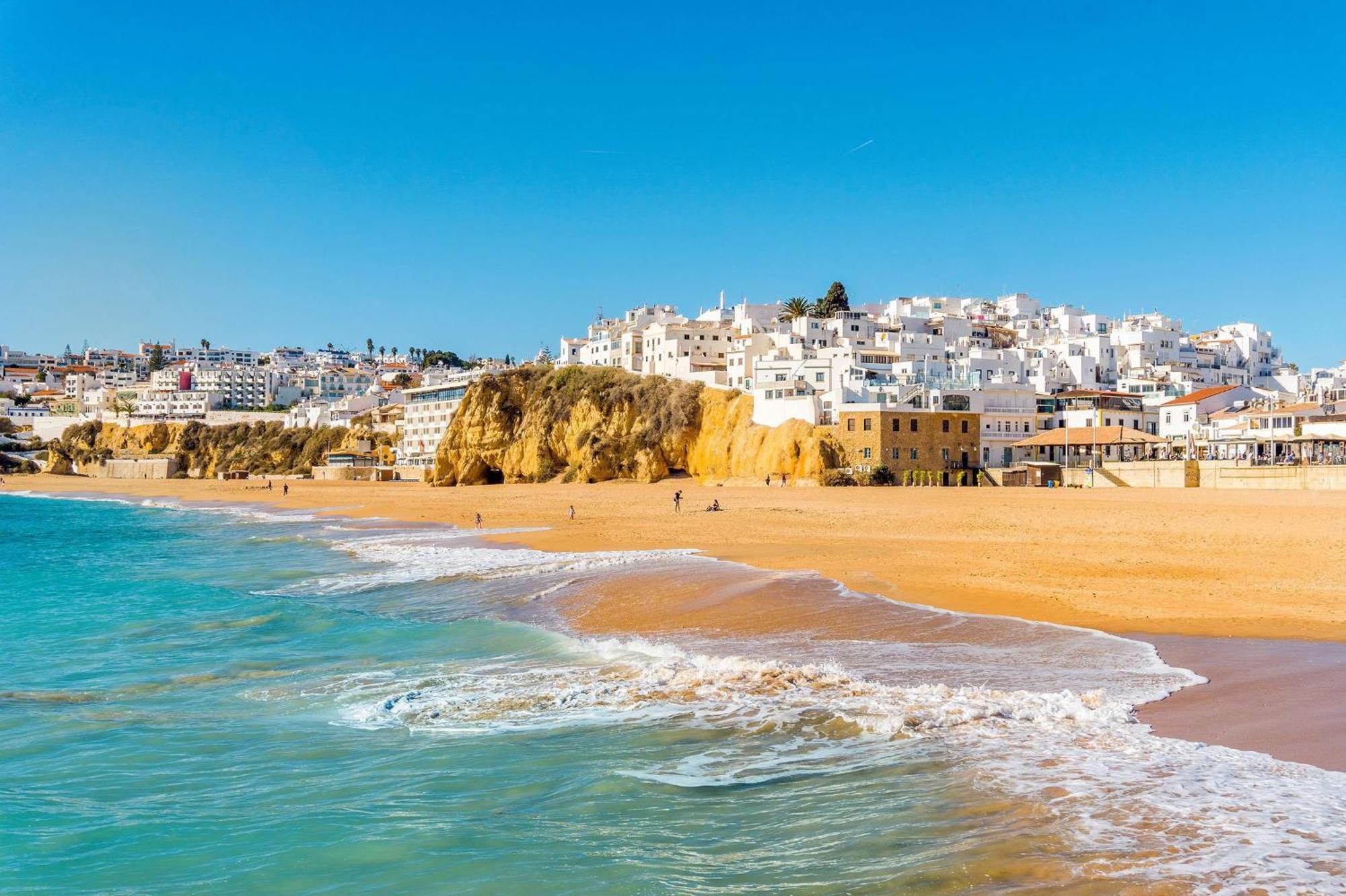 Brightness By Homing Albufeira